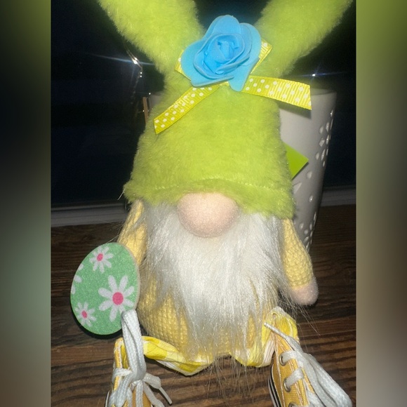 Green & Yellow Bunny Gnome with Yellow Sneakers Shelf Sitter ~ New - Picture 4 of 6